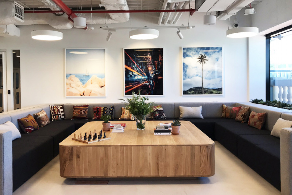fot. mat. pras. Coworking w samym sercu salonu Warszawy. Czy WeWork w Hotelu Europejskim zgarnie Prime Property Prize?