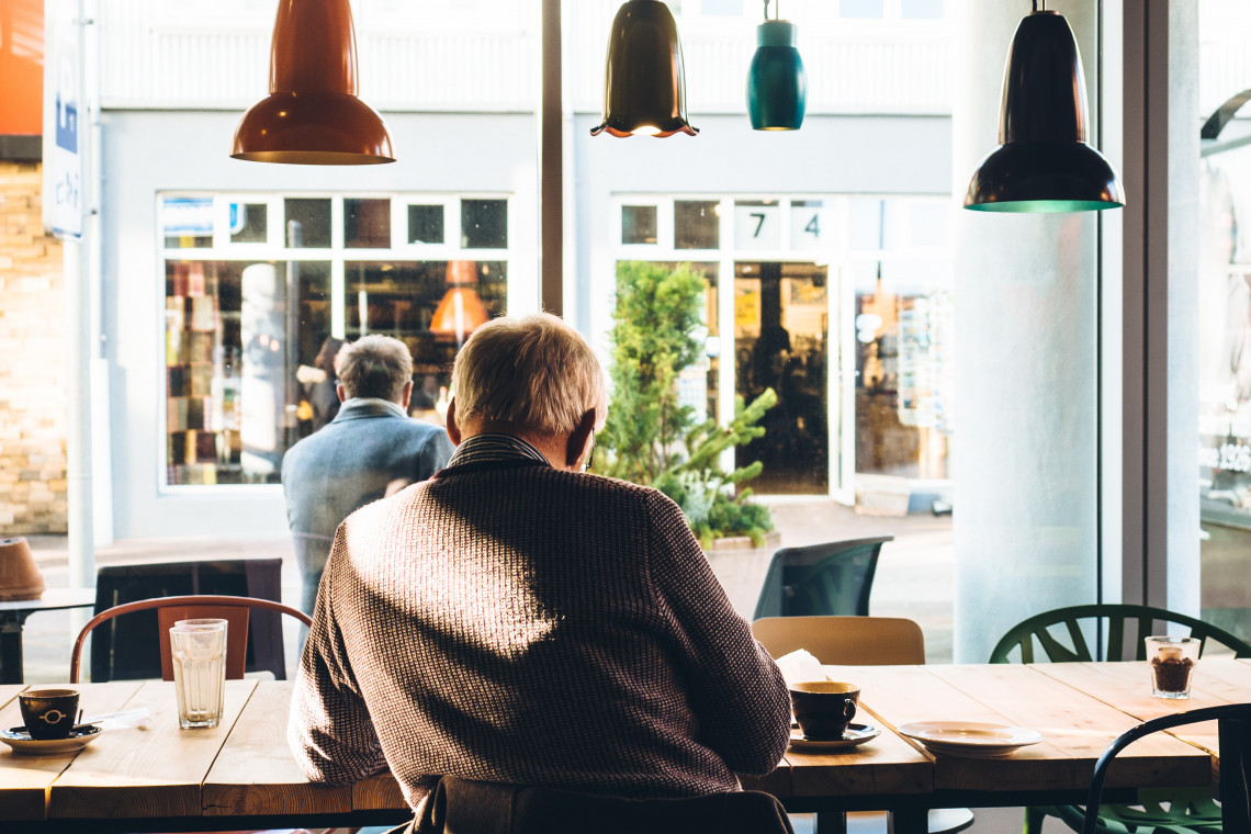 fot. unsplash Oświetlenie przyszłości na miarę potrzeb seniorów