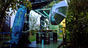 Tiki Bar z recyklingu. Oto design szczęśliwej Polinezji w sercu Śląska