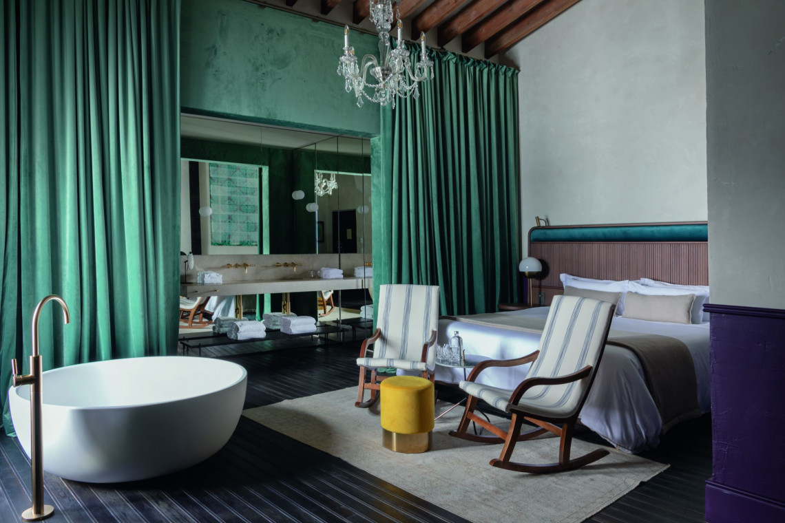 Ten hotel na Majorce to połączenie miejskiej oazy ze szczyptą ekstrawagancji