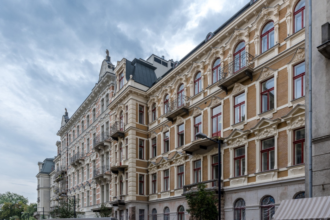 fot. mat. pras. Artyści, historycy i architekci razem dla jednego projektu. Kamienice w centrum Warszawy wróciły do dawnej świetności