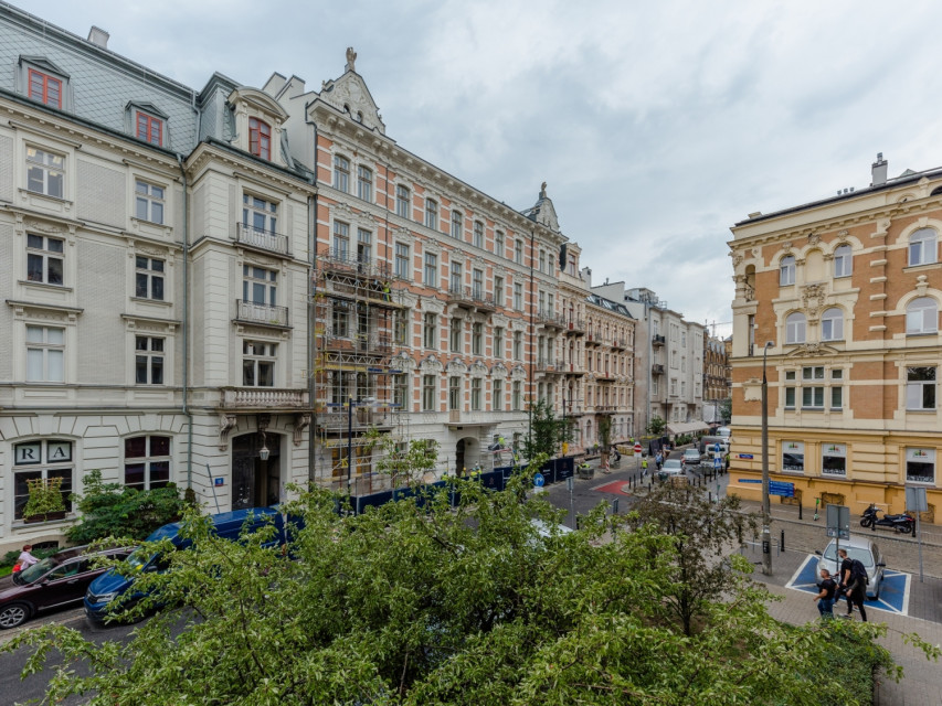 fot. mat. pras. Artyści, historycy i architekci razem dla jednego projektu. Kamienice w centrum Warszawy wróciły do dawnej świetności