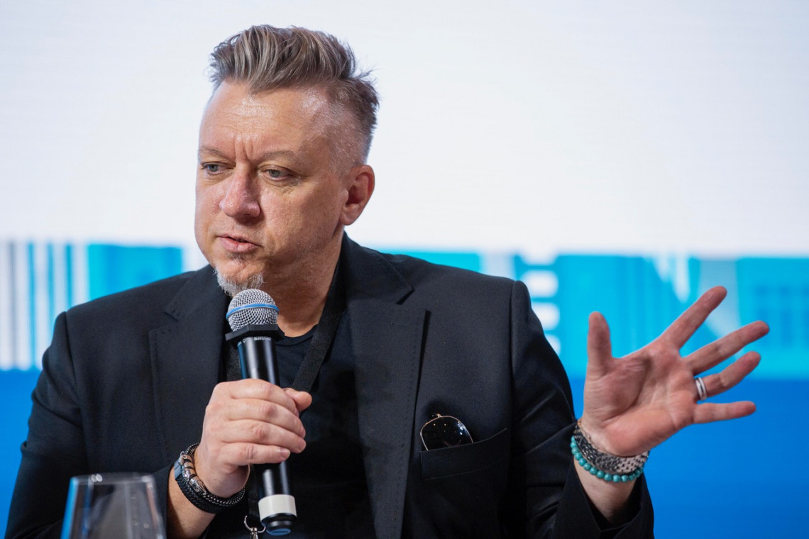 Robert Majkut, designer podczas "Rozmowy Propertynews.pl" w trakcie Property Forum 2019, fot. PTWP Robert Majkut: Jest wyraźny dysonans między światem kreatywnym a deweloperskim