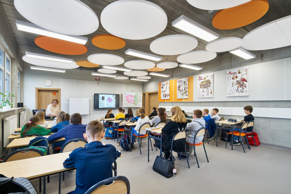 SP46 im. Marii Dąbrowskiej w Poznaniu, fot. mat. pras. Oto przyszłość budownictwa. TOP 5 obiektów z prefabrykatów i modułów, które walczą w konkursie 4Buildings Awards