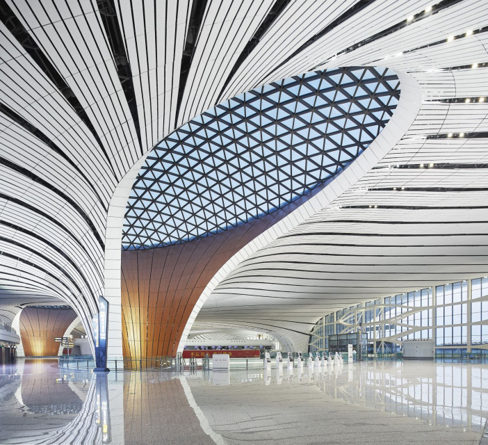 Tak wygląda jedno z najdroższych i największych lotnisk na świecie. To projekt Zaha Hadid Architectes