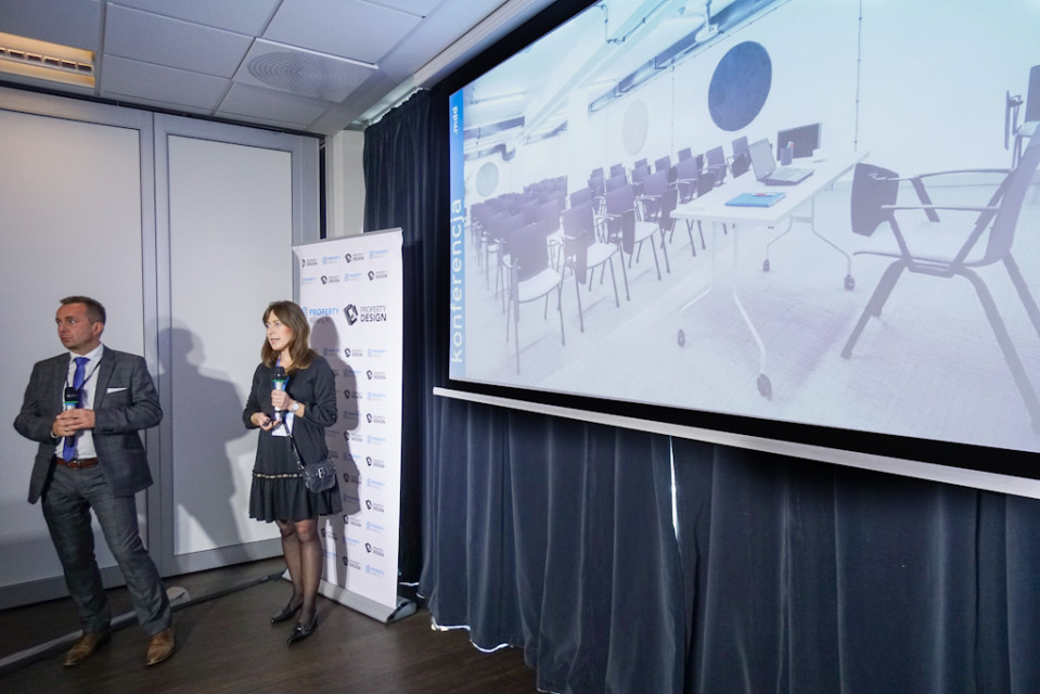 Agnieszka Chorab, architekt, MDD i Dawid Wykurz, dyrektor handlowy Polska Południowa, MDD, którzy wystąpli z prezentacją "Tak projektuje się biura! – na przykładzie własnego biura MDD w Bydgoszczy". Property Forum Kraków w obiektywie. Tak było podczas "Work & Leisure Talks" i "Quick Stories"