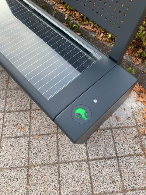 fot. mat. prasowe Pierwsza ławka solarna w Tychach
