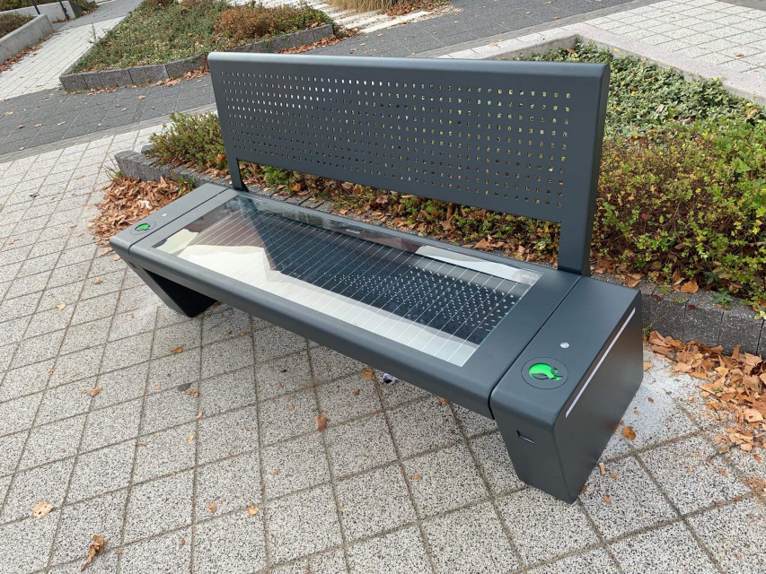 fot. mat. prasowe Pierwsza ławka solarna w Tychach