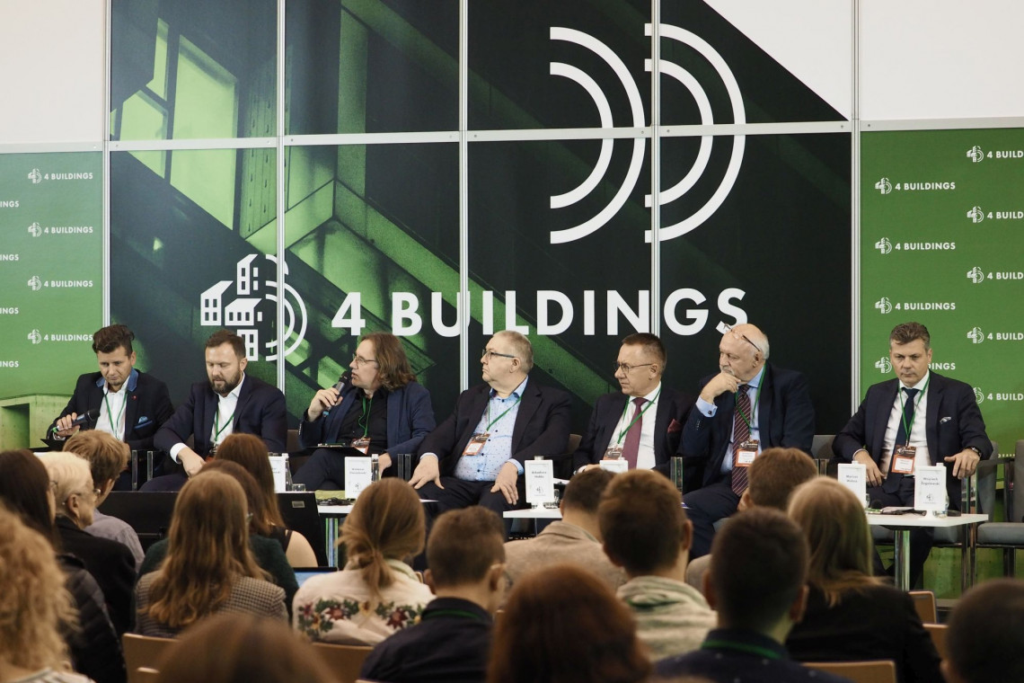 Paneliści sesji "Jak zasilać miasta przyszłości w erze low carbon world" w trakcie 4Buildings 4Buildings: Nie ma już alternatywy. Musimy projektować i budować "eko"