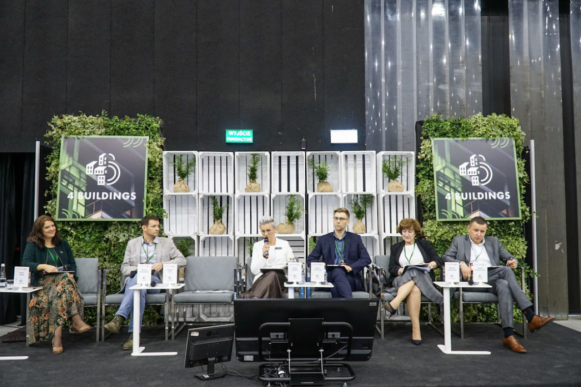 Paneliści "To nie wybór – to konieczność? Wszystko o zielonych certyfikatach" w trakcie 4Buildings, fot. PTWP 4Buildings: Certyfikaty podnoszą nam poprzeczkę
