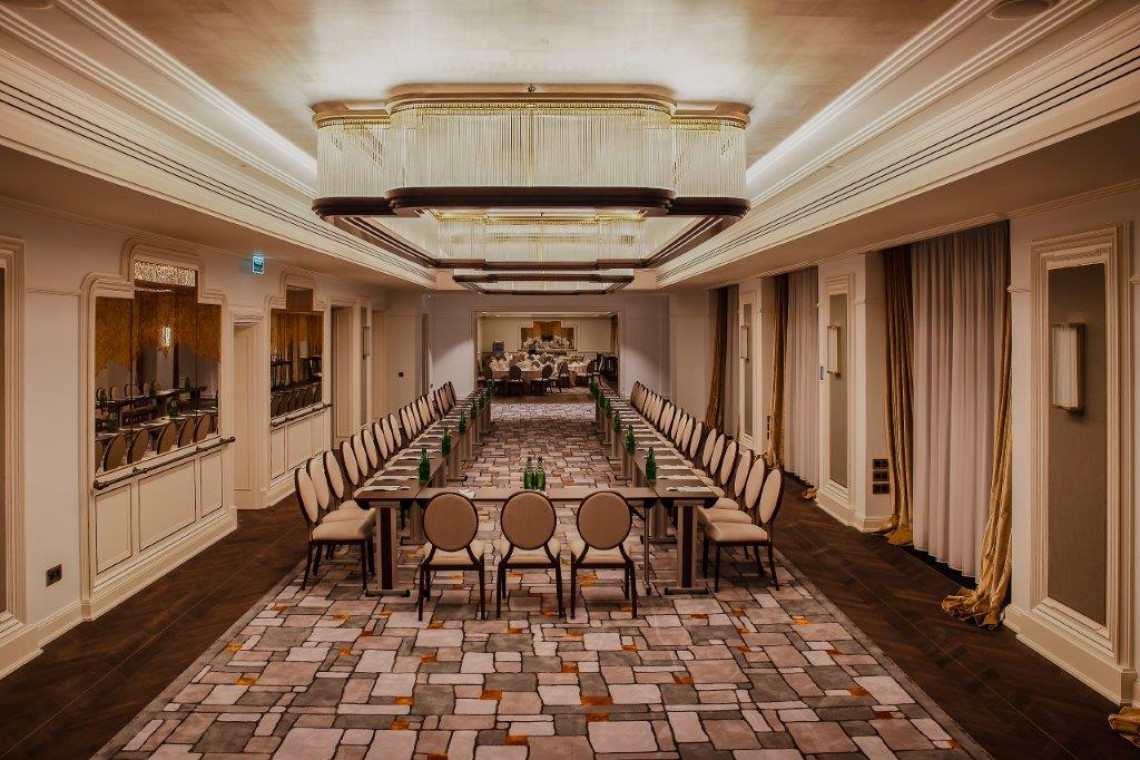Sala konferencyjna fot. mat. INFINE Prace renowacyjne w Hotelu Bristol na ostatniej prostej