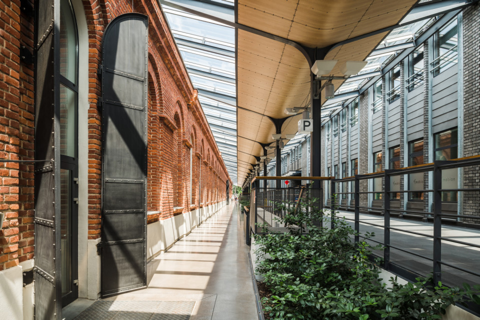 Textorial Park - pierwszy biurowiec klasy A w Łodzi, położony na terenie Księżego Młyna. Niedługo ruszy budowa drugiego etapu inwestycji. Fot. Materiały prasowe Księży Młyn: zabytkowe "miasto w mieście" symbolem rozwoju Łodzi