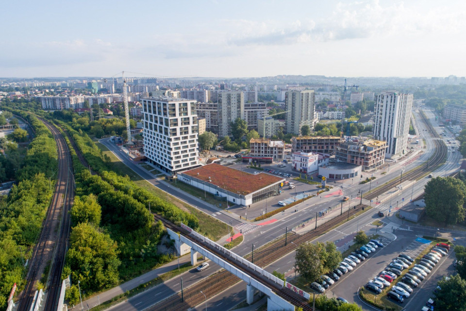 W najliczniej obsadzonej kategorii, w której mierzyły się nowe budynki wielorodzinne bezkonkurencyjny okazał się Mogilska Tower w Krakowie – dzieło architektów z B2 Studio urzeczywistnione przez Przedsiębiorstwo Budowlano-Handlowo-Transportowe „Edmund Leś”, fot. mat. Baumit Fasada Roku 2019: jury wyłoniło zwycięzców
