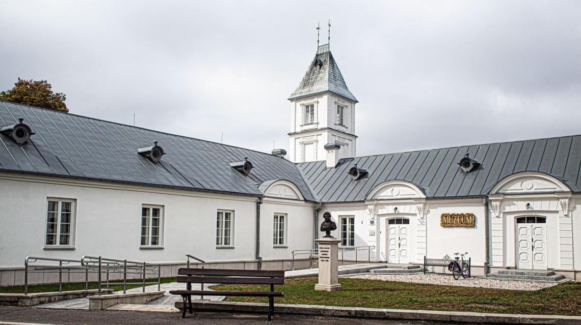 Nagrodę główną w kategorii budynków historycznych po renowacji przyznano bowiem za remont Muzeum Regionalnego w Kozienicach, przeprowadzony przez Korporację Budowlaną DARCO Dariusz Żak. Projekt autorstwa Archibud Anna Kuran został nagrodzony za kompleksowy zakres prac oraz precyzyjne odwzorowanie detali, fot. mat. Baumit Fasada Roku 2019: jury wyłoniło zwycięzców