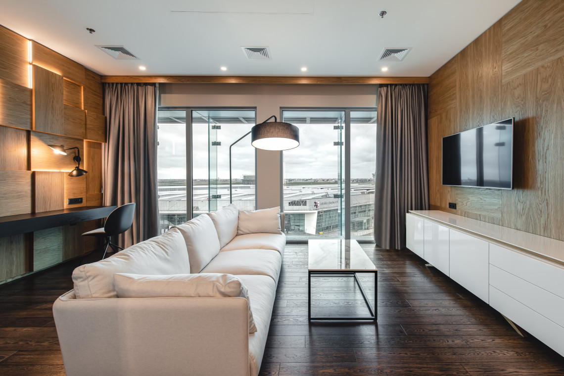 Apartament Chopina. Fot. Materiały prasowe Courtyard by Marriott Warsaw Airport po remoncie. Tak wyglądają nowe pokoje hotelowe