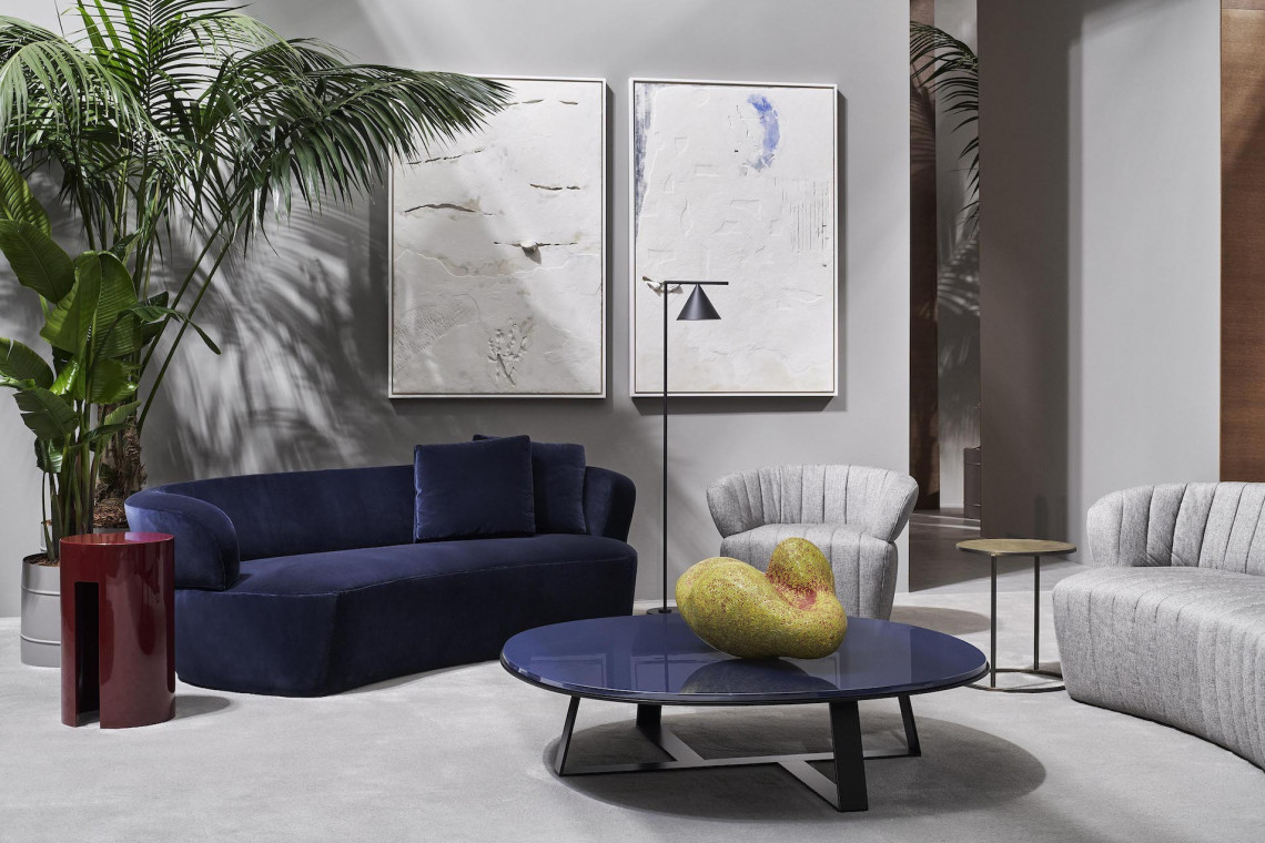 fot.Mood-Design_Meridiani - salone 2019 - joseph sofa - josephine stripe armchair - judd low table Meridiani umiejętnie łączy nowoczesność z klasyką