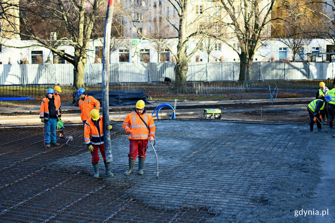 Budowa drugiego etapu Parku Centralnego w Gdyni, fot. Kamil Złoch / gdynia.pl Rośnie Park Centralny w Gdyni
