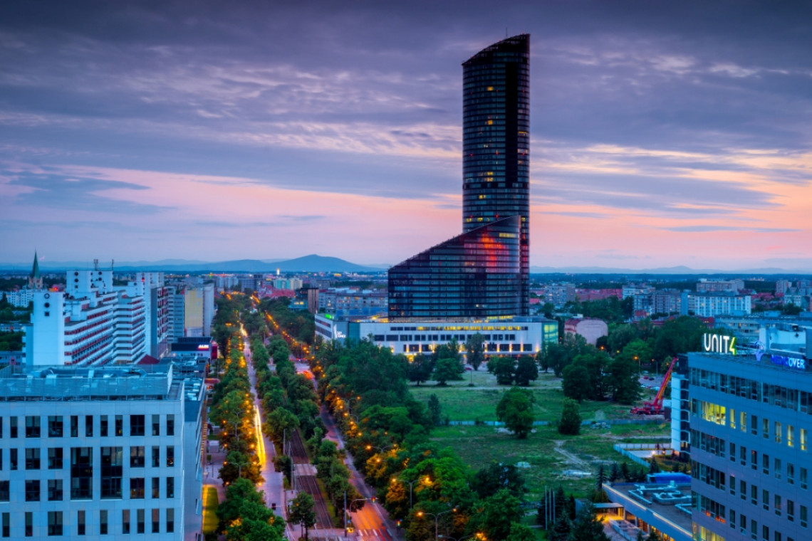 Fot. Materiały prasowe Butikowa strefa kulinarna, odnawiany punkt widokowy - Sky Tower we Wrocławiu podsumowuje zmiany