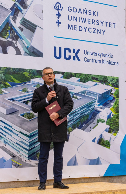 rektor GUMed prof. M. Gruchala fot. P.Sudara Kolejny etap budowy najnowocześniejszego szpitala na Pomorzu zakończony