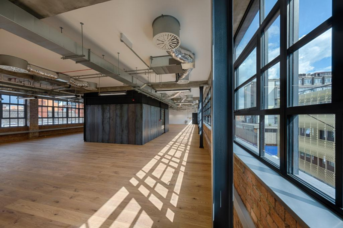 fot. Louis Berk Empire House w Londynie, czyli coworkingowa przestrzeń w budynku poprzemysłowym