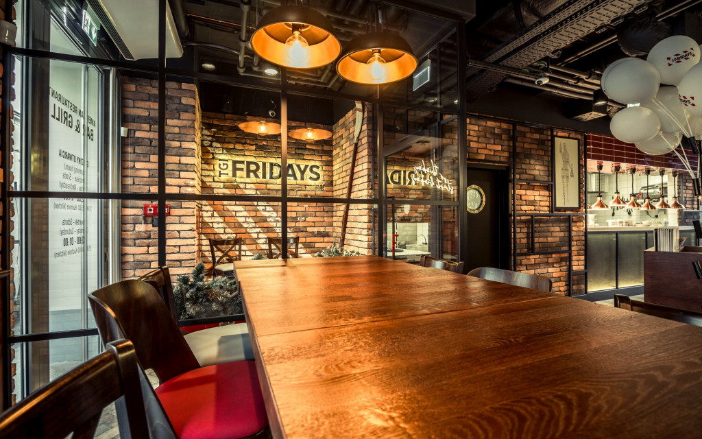 TGI Fridays. Proj. Forbis Group. Fot. Mat. prasowe Top 10 gastro z charakterem: restauracje, bary i kawiarnie, których wnętrza robią wrażenie