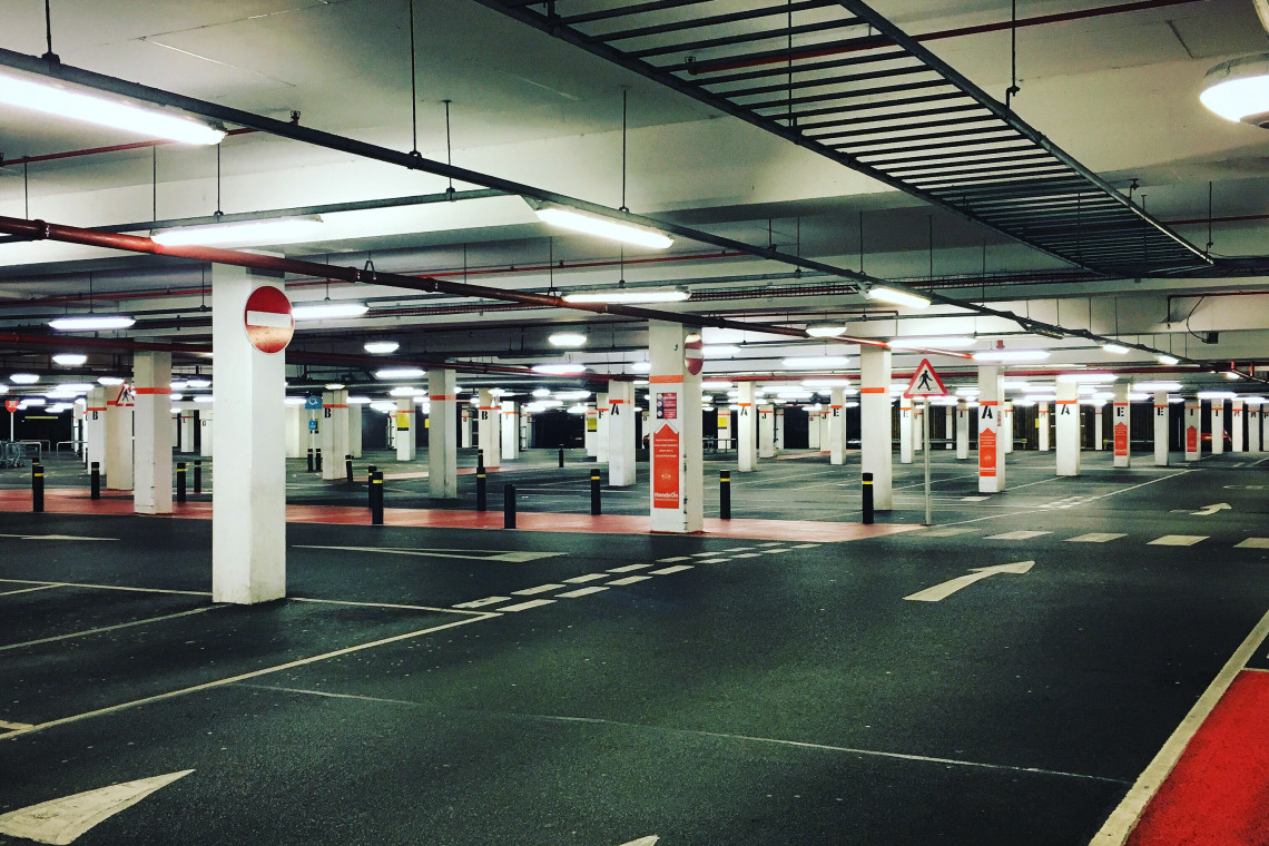 Fot. Andrey Kirov / Unsplash Wielopoziomowy parking w Oświęcimiu już w kwietniu