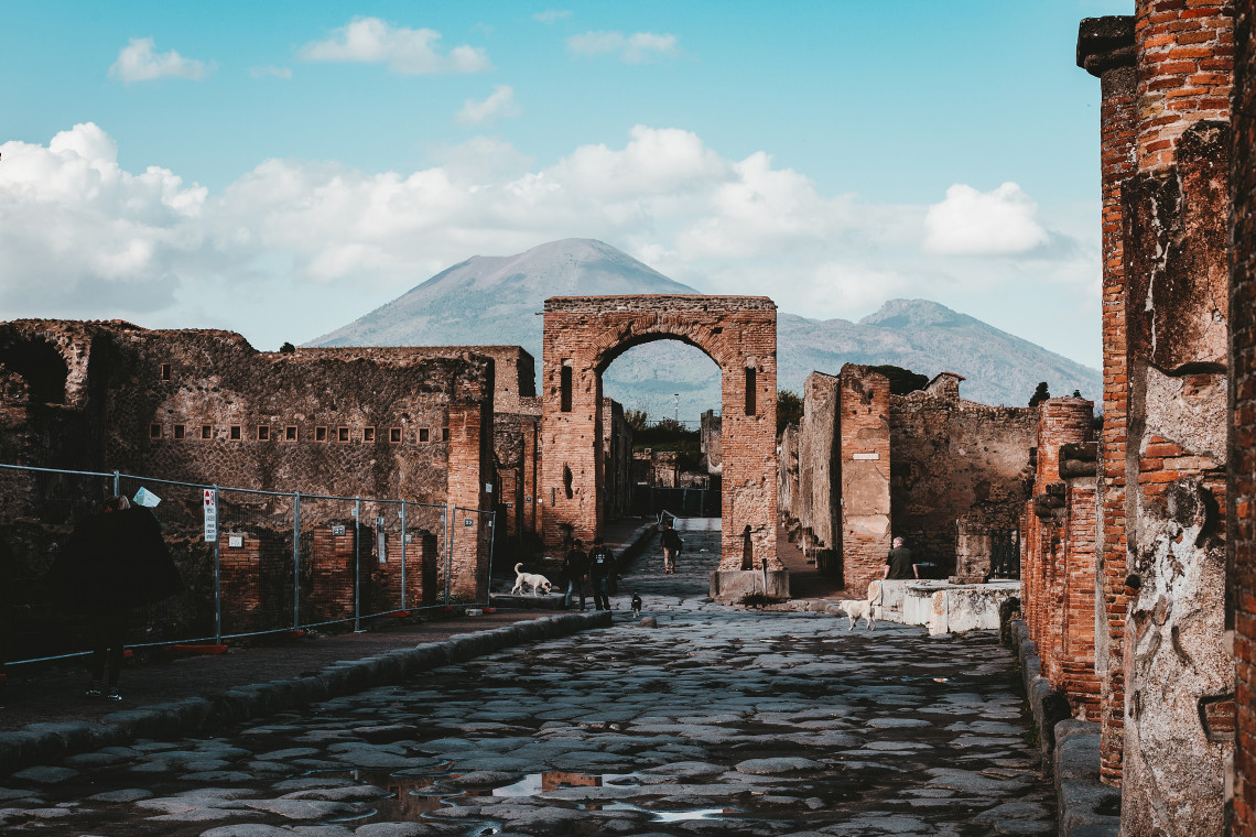 Fot. Andy Holmes / Unsplash Po 40 latach Dom Kochanków w Pompejach znów otwarty dla turystów