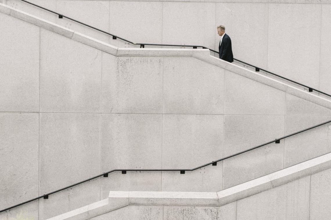 Nowa siedziba sądu powstanie w zabytkowym budynku z końca XIX w. Dobudowany zostanie do niego nowy obiekt, fot. Joshua Ness / Unsplash Coraz bliżej budowy bielskiego sądu. Nowa siedziba sądu powstanie w zabytkowym budynku