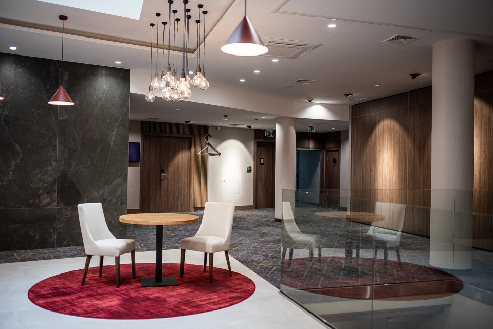 Podłogi w hotelu ibis Styles Lublin Stare Miasto. Fot. Mat. prasowe Miejskie legendy w hotelowych wnętrzach