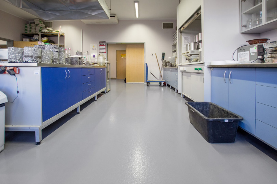 Posadzki żywiczne, Laboratorium Drogowe GDDKiA Oddział Szczecin. Fot. Materiały prasowe Laboratorium Drogowe GDDKiA z nowymi posadzkami
