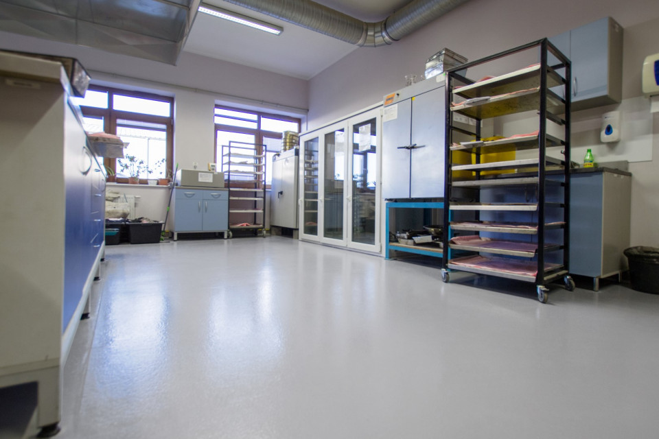 Posadzki żywiczne, Laboratorium Drogowe GDDKiA Oddział Szczecin. Fot. Materiały prasowe Laboratorium Drogowe GDDKiA z nowymi posadzkami
