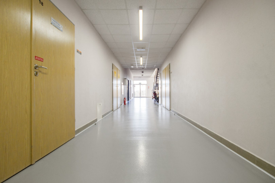 Posadzki żywiczne, Laboratorium Drogowe GDDKiA Oddział Szczecin. Fot. Materiały prasowe Laboratorium Drogowe GDDKiA z nowymi posadzkami