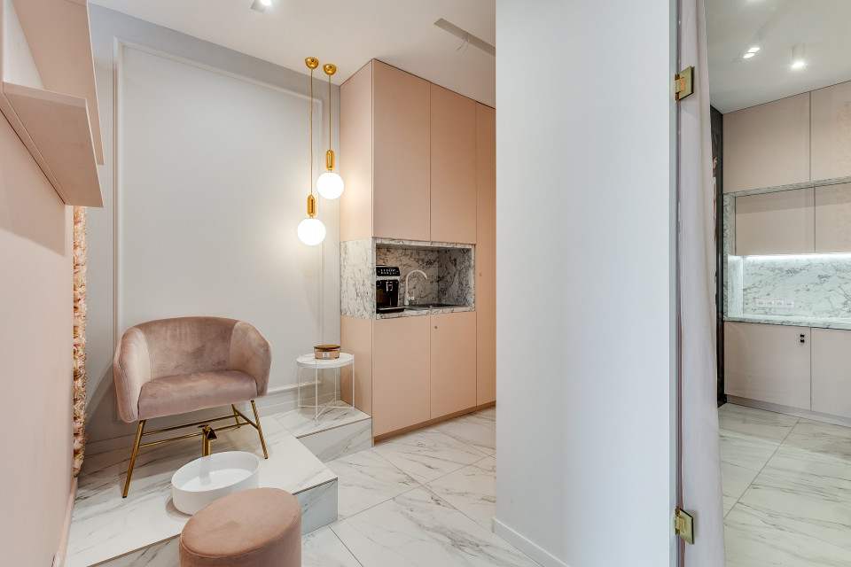 Salon piękności Mesoestetic. Proj. Dorota Pilor-Jakulewicz, Foorma Pracownia Architektury Wnętrz. Fot. Radosław Sobik Bardzo kobiecy punkt na mapie Polski. Zaglądamy do wnętrz salonu piękności w Tychach