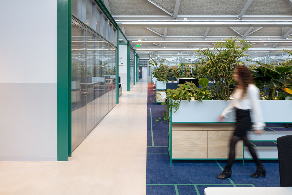 Biuro The Core. Proj. CBRE Design. Fot. Materiały prasowe Nowoczesne biuro w starym garażu. Niezwykły projekt CBRE Design