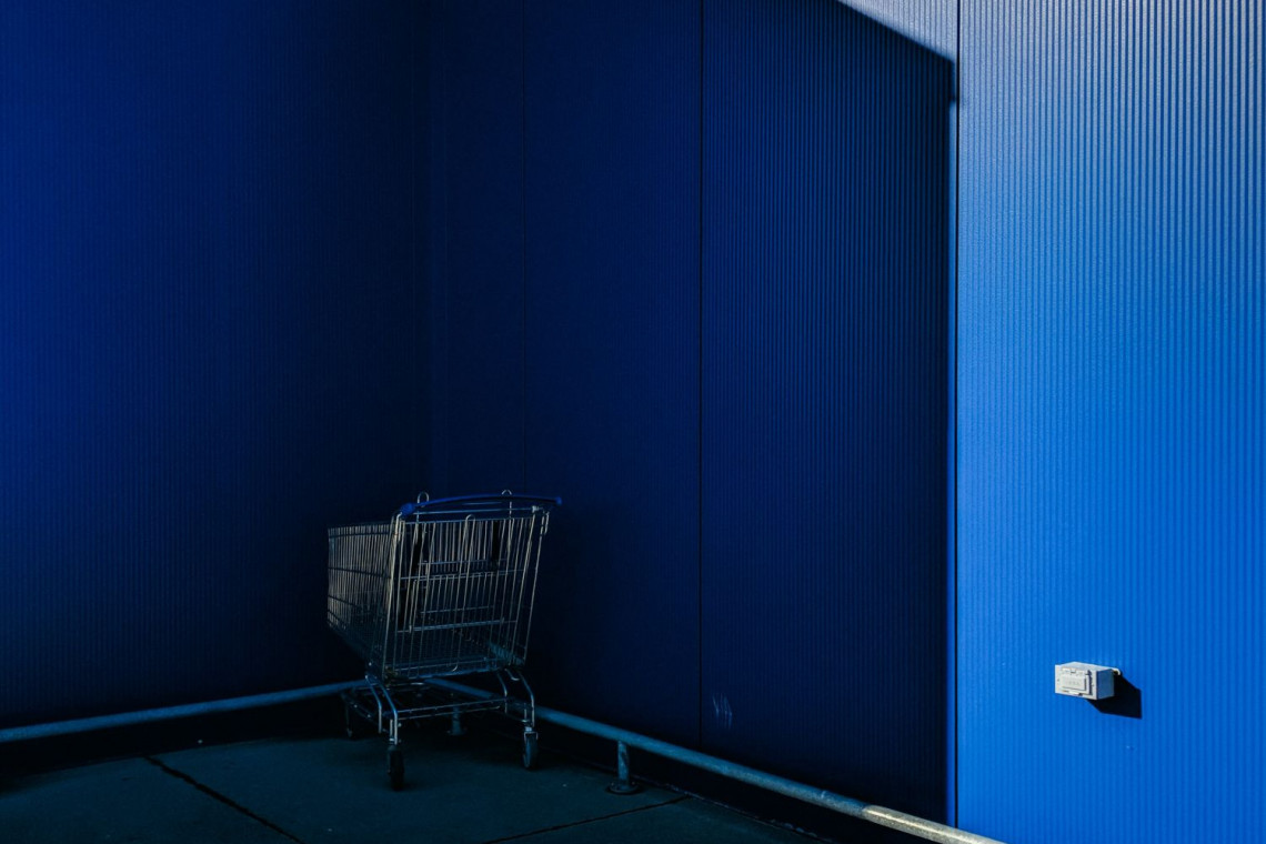 W związku z ogłoszeniem stanu zagrożenia epidemiologicznego od 14 marca br. wszystkie 11 sklepów IKEA w Polsce pozostanie zamkniętych dla klientów do odwołania, fot. Charles Deluvio / Unsplash Sklepy IKEA w Polsce nieczynne do odwołania
