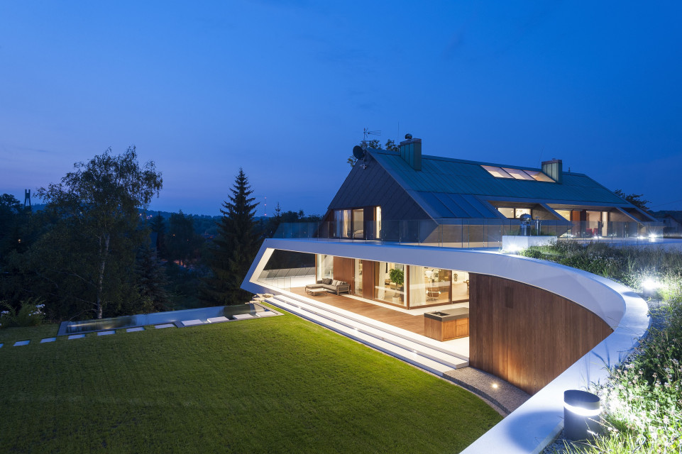 Edge House. Proj. Mobius Architekci. Fot. Paweł Ulatowski Mobius Architekci przekuli skazę terenu w cechę wyróżniającą projekt