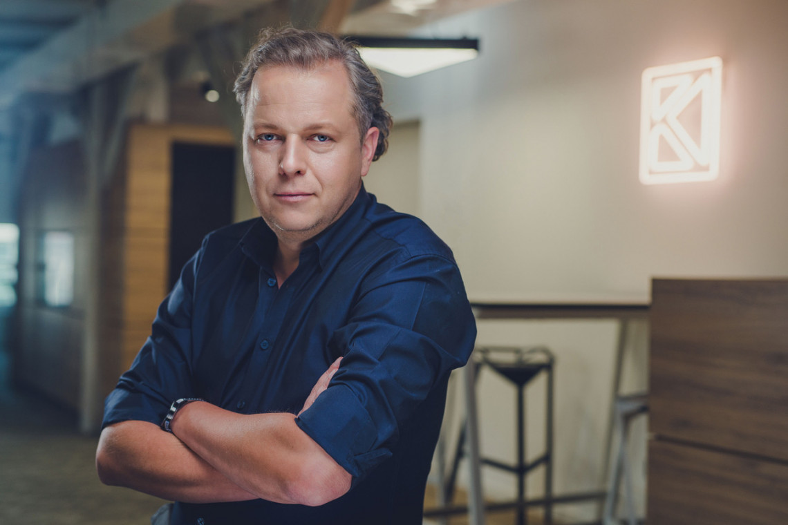 Wojciech Koziarski, architekt i właściciel pracowni Koziarski Pracownia Projektowa w Katowicach, fot. Wojciech Mateusiak Zgrany zespół ułatwia home office
