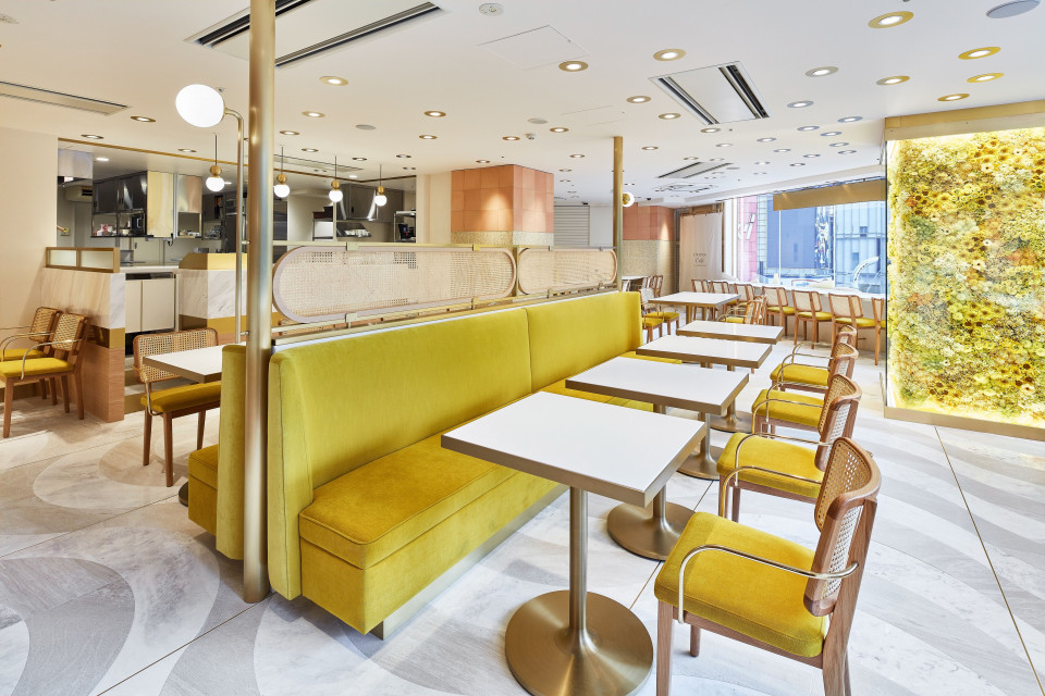 Sklep firmowy L'Occitane w Tokio w dzielnicy Shibuya. Proj. AtMa. Fot. Shigenori Ishikawa Kawałek Prowansji na Dalekim Wschodzie