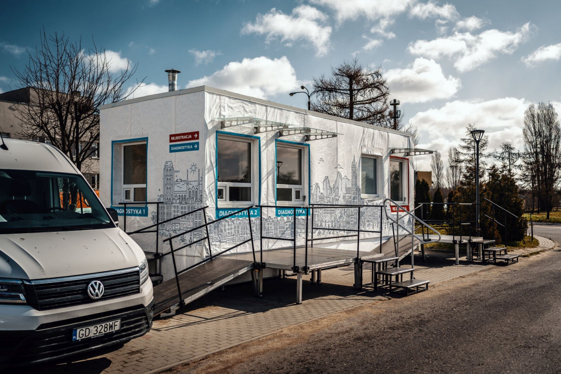 Przy Szpitalu św. Wojciecha Copernicus na gdańskiej Zaspie stanął w pełni gotowy do badań moduł diagnostyczny sfinansowany przez Olivia Business Centre, fot. mat. inwestora Pierwszy taki projekt w Polsce. Oto moduł diagnostyczny przy szpitalu na gdańskiej Zaspie