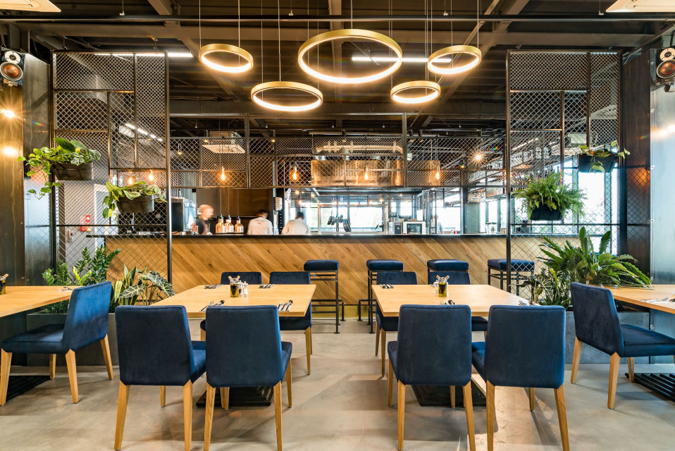 62 Bar & Restaurant. Proj. Proj. Q2Studio. Fot. Przemysław Turlej Top 10 gastro z charakterem: restauracje, bary i kawiarnie, których wnętrza robią wrażenie