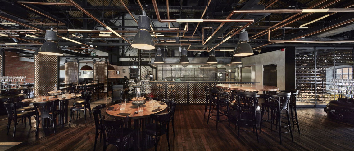 Restauracja Zoni. Proj. Nizio Design International. Fot. Materiały prasowe Top 10 gastro z charakterem: restauracje, bary i kawiarnie, których wnętrza robią wrażenie
