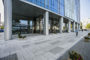 Trzeci największy biurowiec w Polsce gotowy. Wnętrza zaprojektowała pracownia Design Anatomy