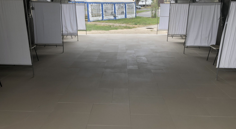 Producent płytek dostarczył 