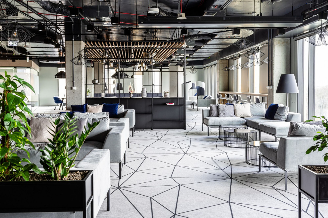 Oto siedziba Universal-Investment w Krakowie. To nieszablonowy i architektonicznie wysublimowany projekt, fot. mat. Carpet Studio Oto siedziba Universal-Investment w Krakowie. To nieszablonowy i architektonicznie wysublimowany projekt