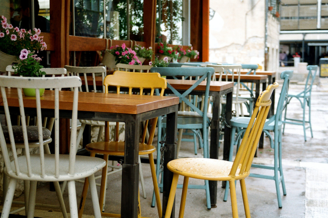 Fot. Barbare Kacharava / Unsplash W razie potrzeby Białystok udostępni restauratorom większą przestrzeń na ogródki letnie
