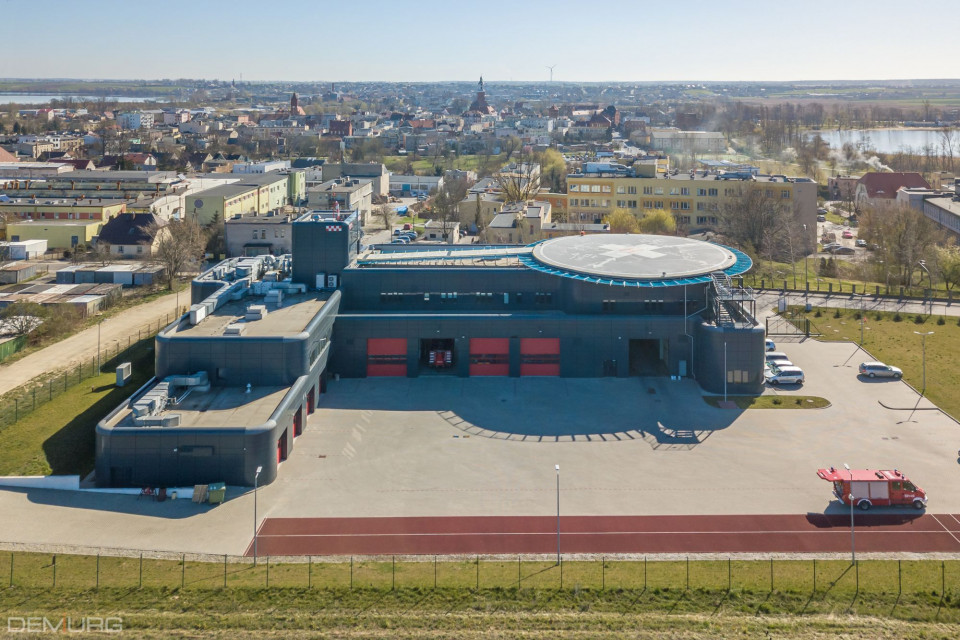 straznica_ Tomasz Hejna LAGOMphoto Strażnica w Żninie służy strażakom, którzy oprócz codziennych obowiązków, obecnie aktywnie wspierają walkę z epidemią wywołaną przez koronawirusa, fot. Tomasz Hejna LAGOMphoto Nowoczesne i komfortowe miejsce pracy dla strażaków