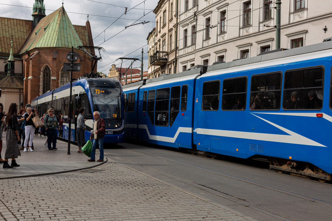 Fot. Sebastian Kurpiel / Unsplash Przygotowania do stworzenia nowej linii tramwajowej w Krakowie. Miasto ogłosiło przetarg