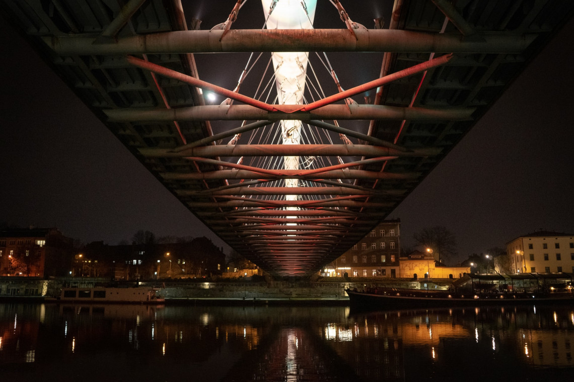 Fot. Ijon Tichy / Unsplash Budynki w Krakowie rozbłysną na biało i żółto