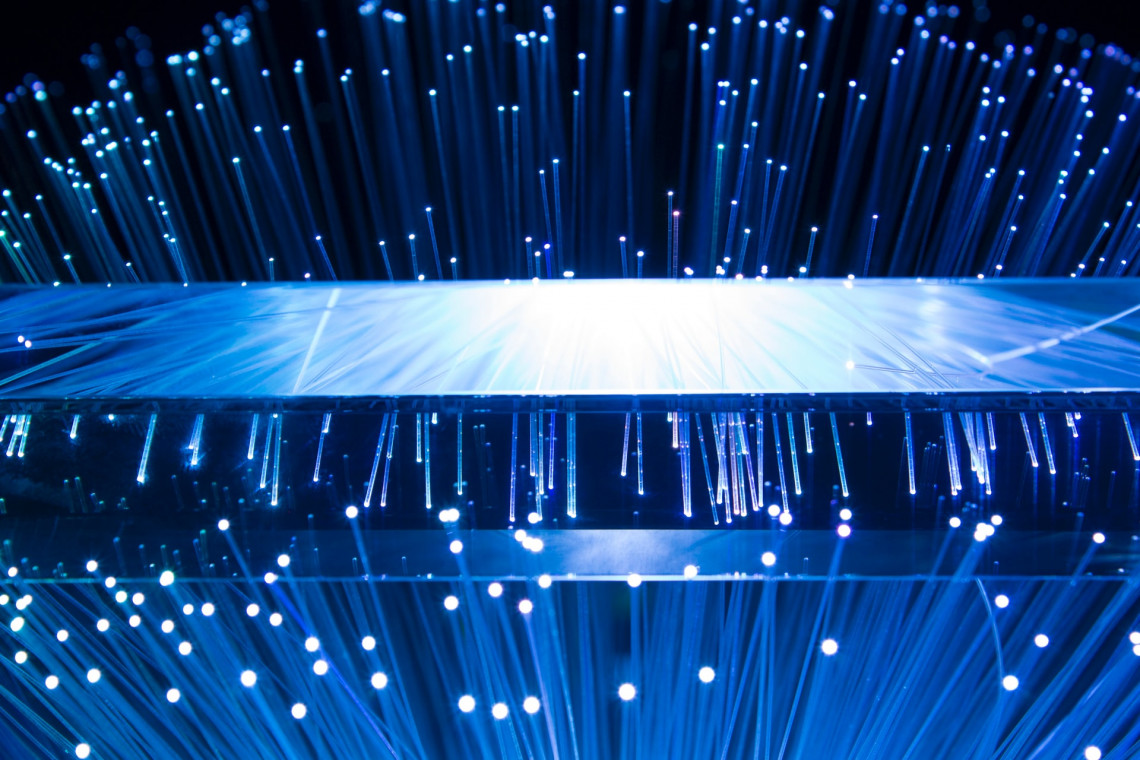 Fot. John Adams / Unsplash Potencjał dla inteligentnych budynków i miast. Uruchomiono sieć badawczą 5G na PŁ