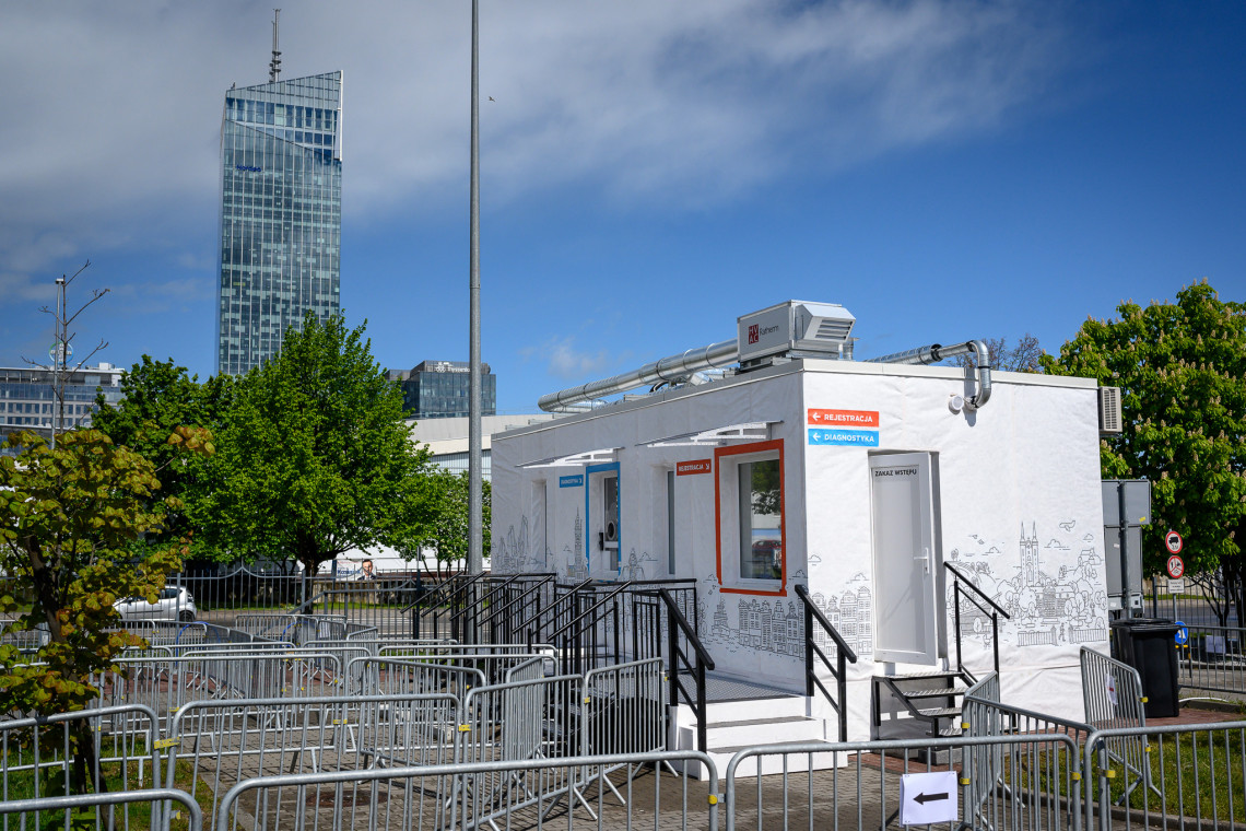 Mobilne centrum testowe walk-thru w Gdańsku. Fot. Mat. prasowe Powstało pierwsze w Polsce mobilne centrum testowe walk-thru